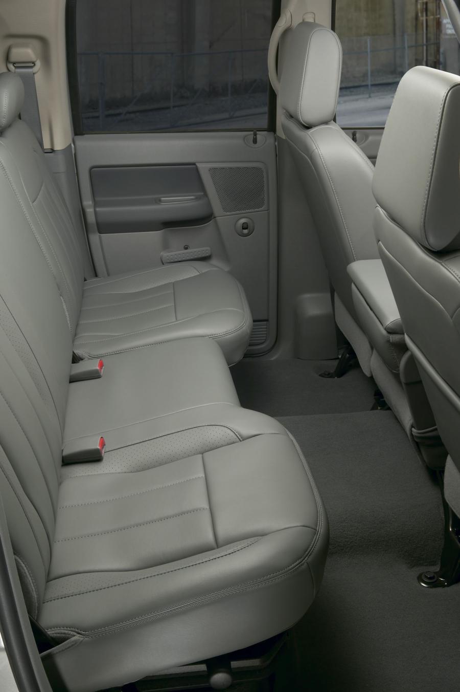  Dodge Ram 2006 года  (фото 14 из 16)
